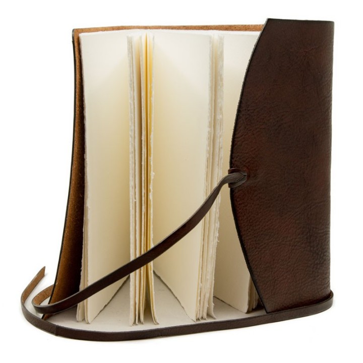 Leather journal with "Amalfi" paper buy on Officina della Pelle