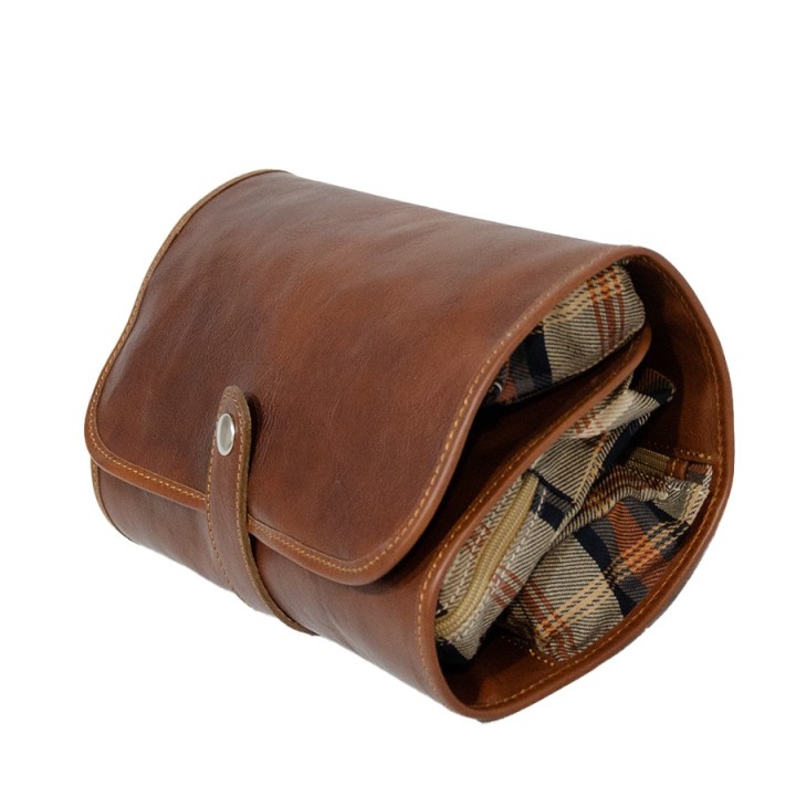 Handcrafted leather beuty case made in Italy. Online shop