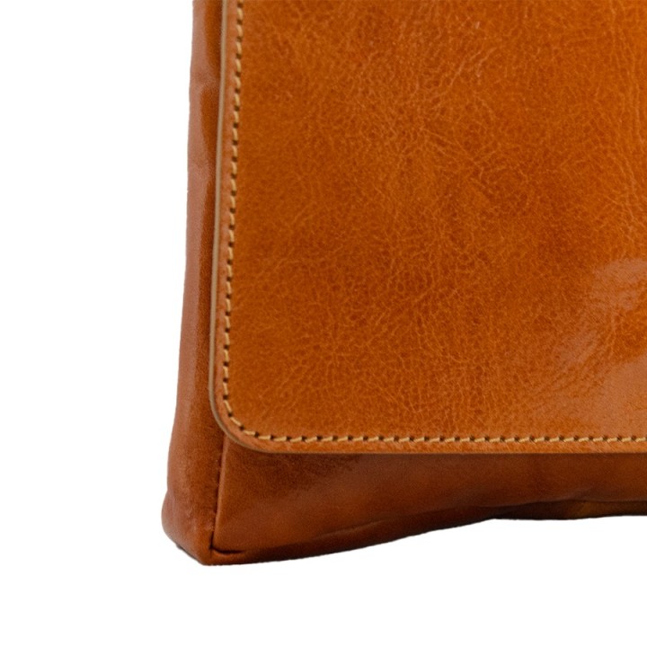 Leather Handbag with shoulder strap Unisex mod. "DAKOTA" buy on Officina della Pelle
