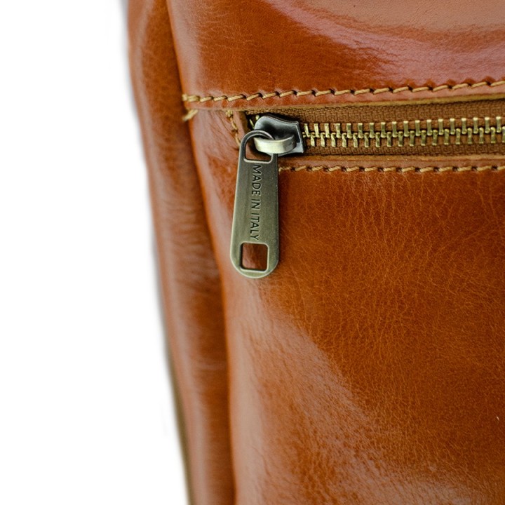 Borsello in pelle Unisex mod. "DAKOTA" su Officina della Pelle