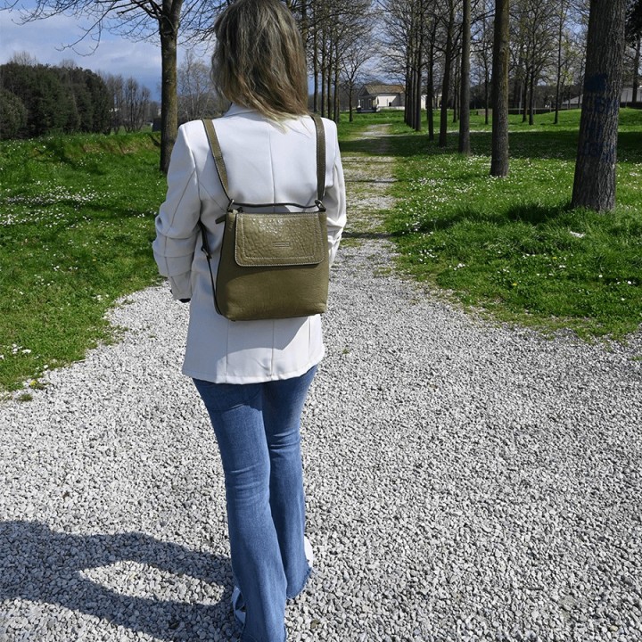 Borsa-Zaino in pelle fatta a mano made in Italy. Vendita online