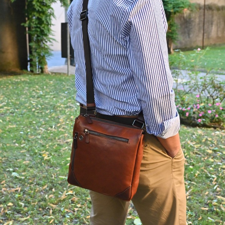 Borsa in pelle LIPSIA fatto a mano. Made in Italy. Vendita online.